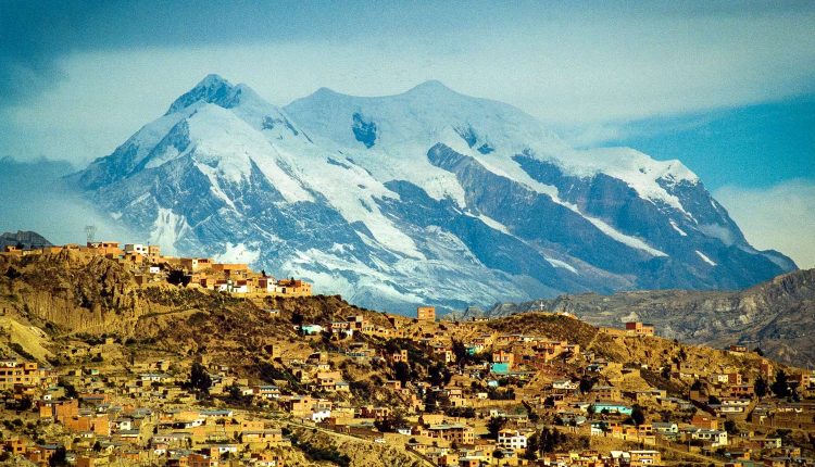 Bolivia---La-Paz-And-The-Mountain