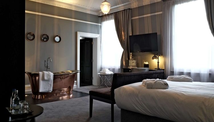 Poets-House-Hotel-Bedroom