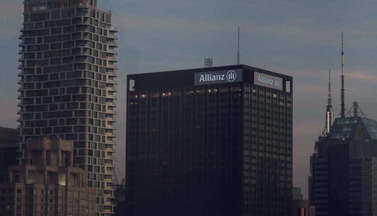 Allianz tower in NYC at dusk