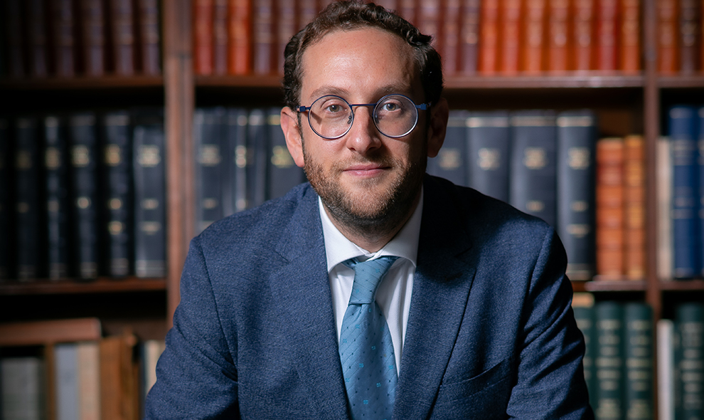 Is Antwerp More Progressive or Regressive?