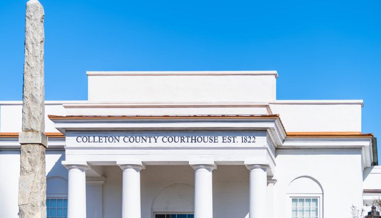 South Carolina Colleton County Courthouse on a clear day.