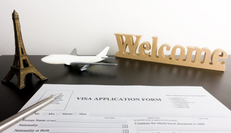 Filling this Blank Visa application form for traveling to paris