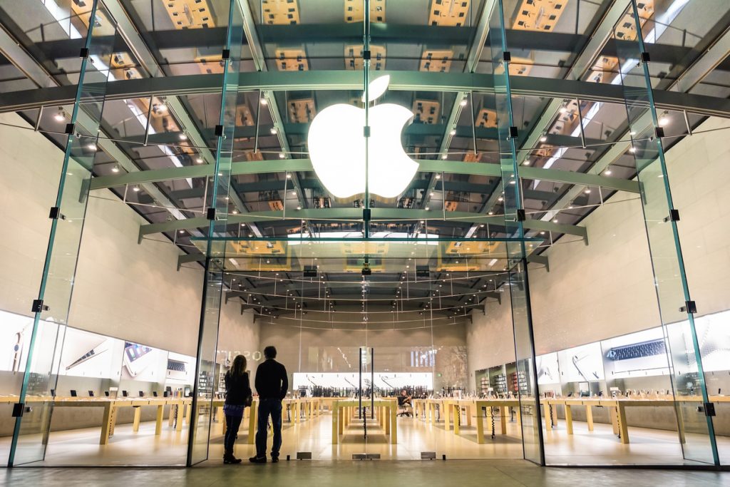 Apple Faces Privacy Complaint From French Startup Lobby