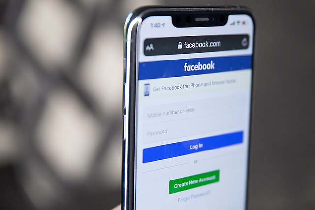 US Judge Dismisses Antitrust Lawsuits Against Facebook