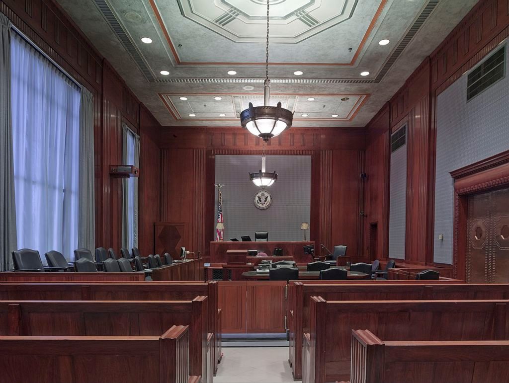 The Psychology of Persuasion in Injury Litigation: How Trial Lawyers Connect with Juries